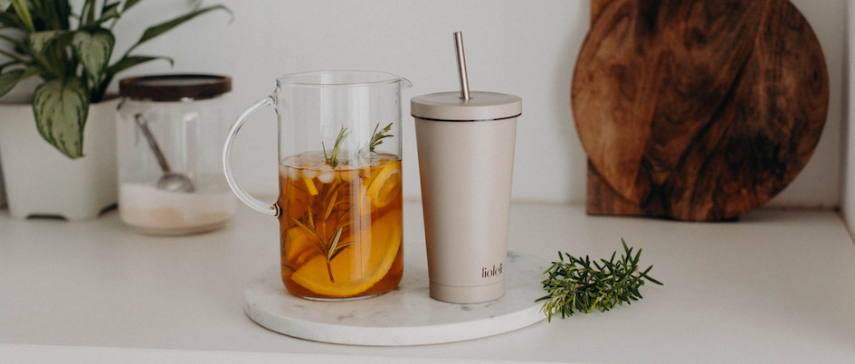 Infused Eistee im Thermo-Trinkbecher