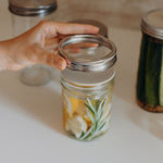 Laden Sie das Bild in den Galerie-Viewer, Fermentierdeckel mit Ventil | 4er-Set