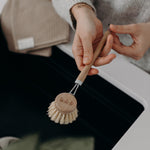 Laden Sie das Bild in den Galerie-Viewer, Color Spülbürste