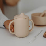 Laden Sie das Bild in den Galerie-Viewer, Trinkbecher mit Halm | Silikon