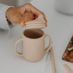 Laden Sie das Bild in den Galerie-Viewer, Trinkbecher mit Halm | Silikon